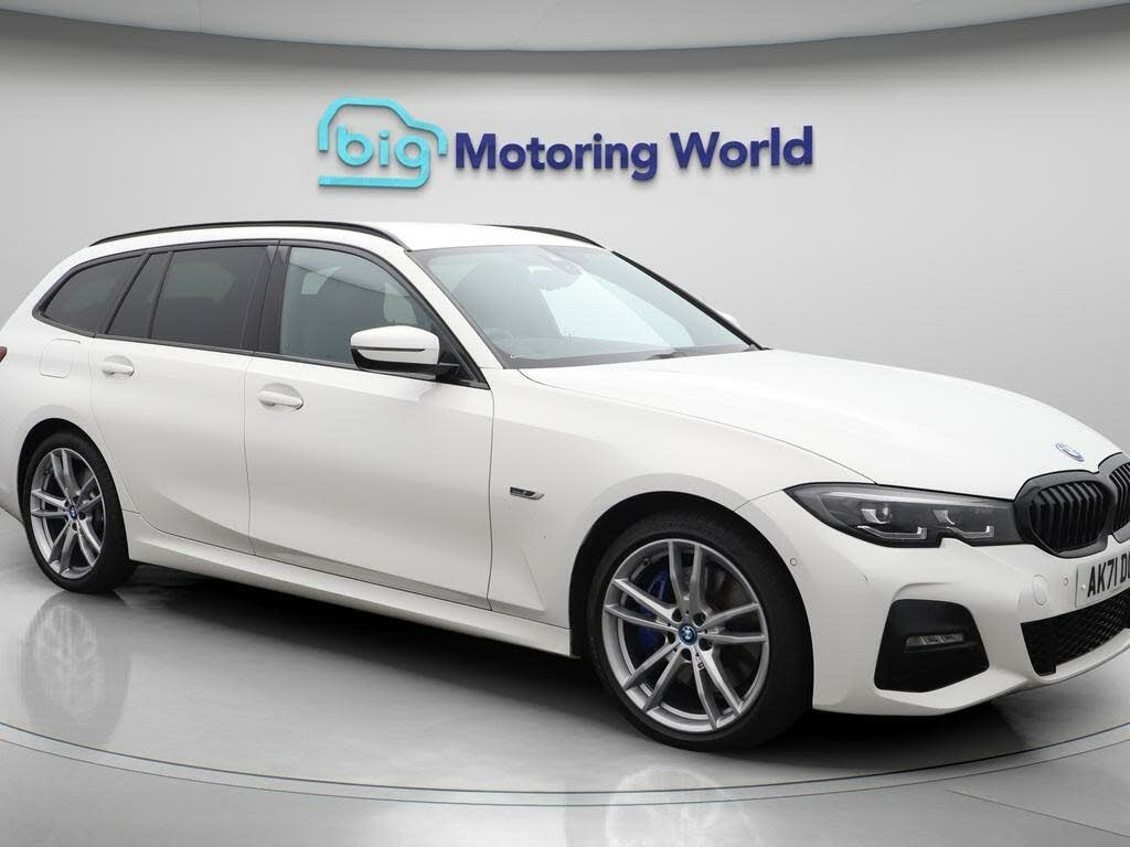 2021 BMW 3 Series 2.0 330e M Sport Touring 5d