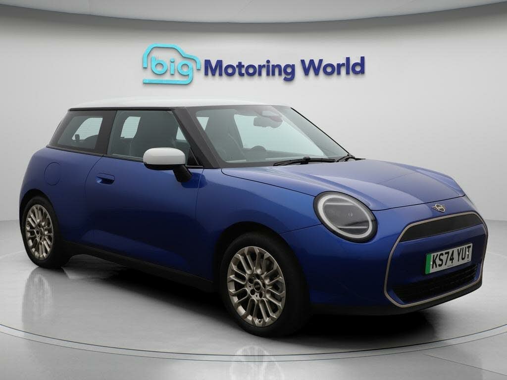 2024 MINI Cooper E Cooper E Exclusive