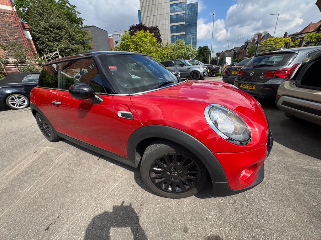 2016 MINI Cooper 1.5 Cooper (s/s) Hatchback 3d