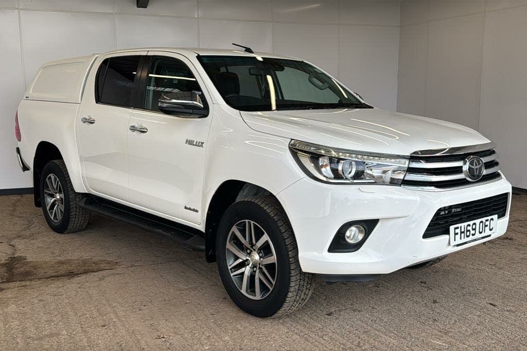 2019 Toyota Hi-Lux 2.4D-4D Invincible (150hp)(Eu6dT-E) 3.2t