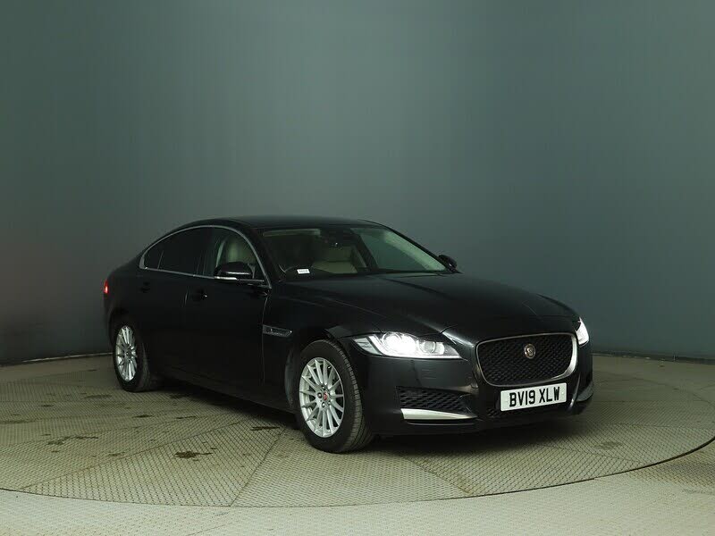 2019 Jaguar XF 2.0i Prestige (250ps) Saloon 4d