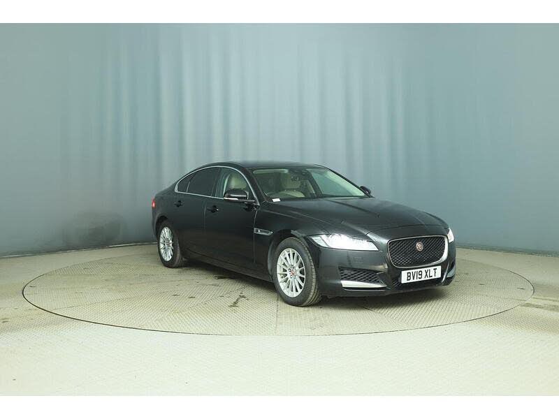 2019 Jaguar XF 2.0i Prestige (250ps) Saloon 4d