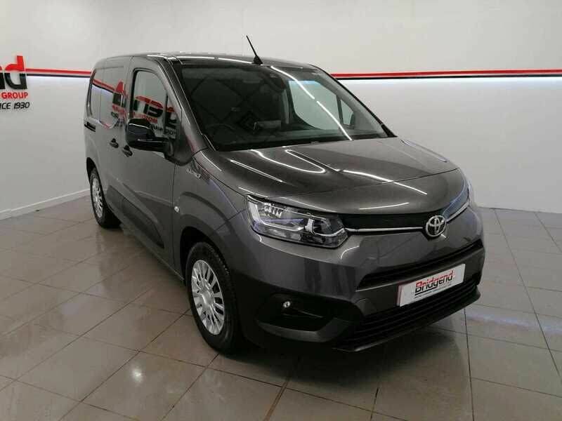 2022 Toyota ProAce City E Icon