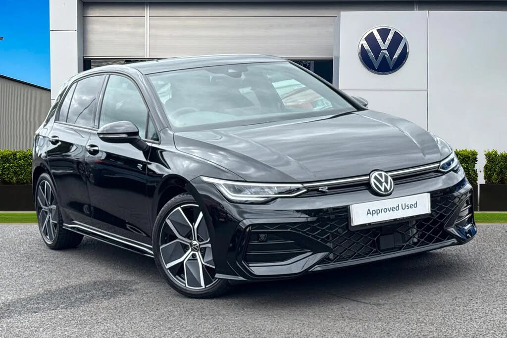 2025 Volkswagen Golf 1.5 eTSI R-Line Hatchback