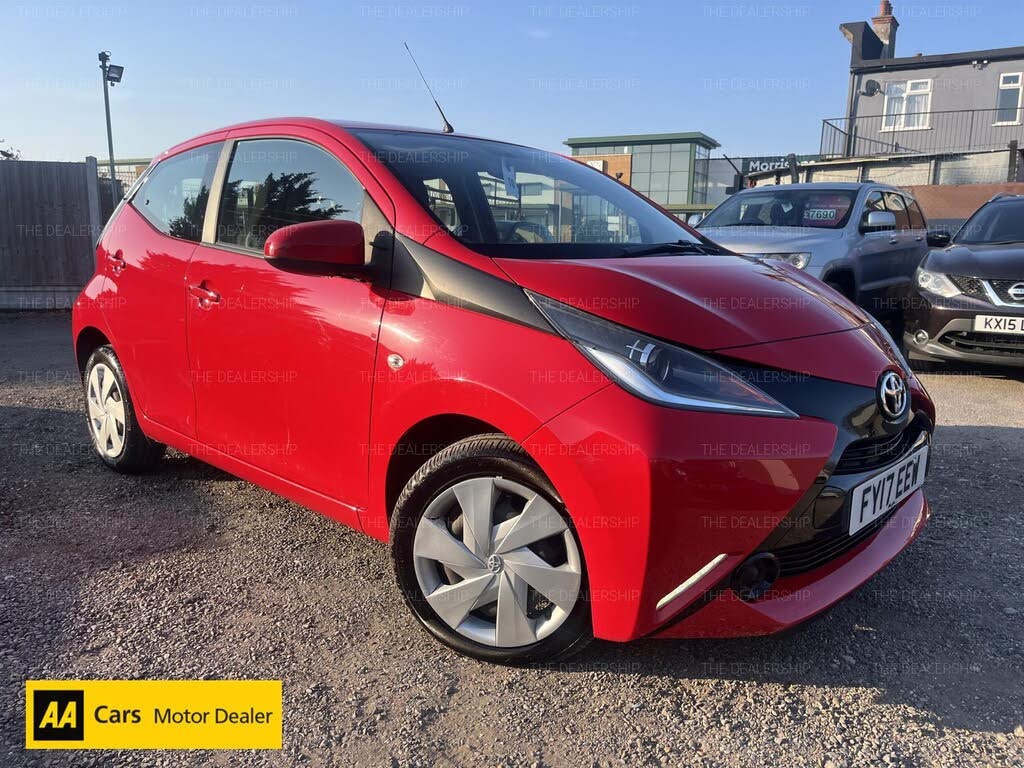 2017 Toyota AYGO 1.0 VVT-i x-play (71bhp) 5d