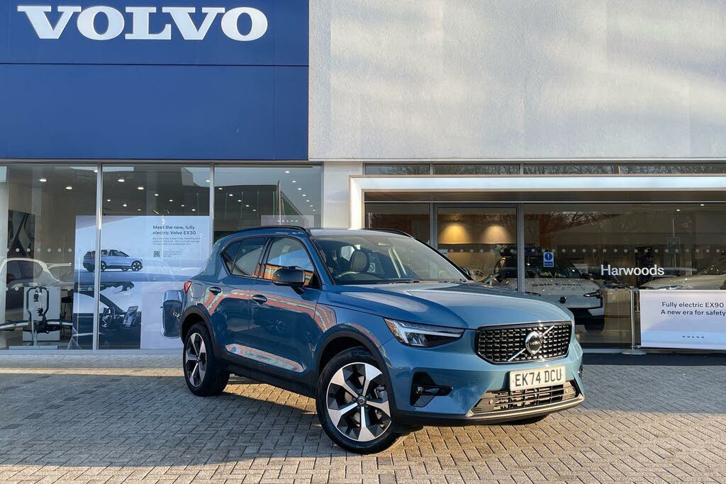 2024 Volvo XC40 2.0 B3 Plus