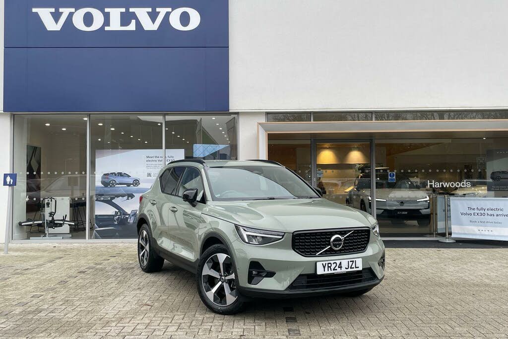 2024 Volvo XC40 2.0 B3 Plus