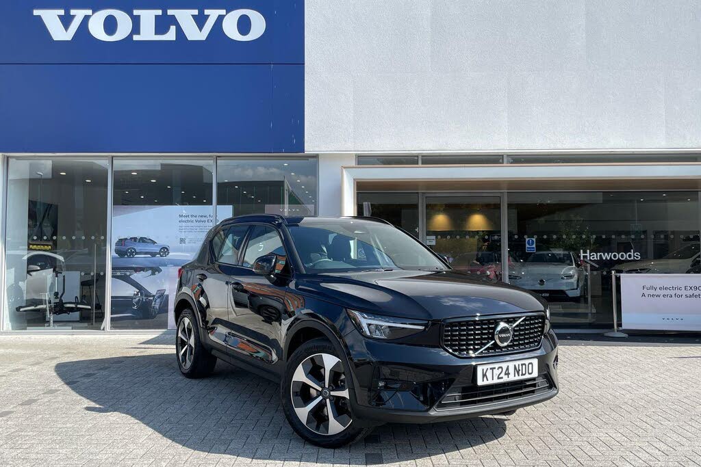 2024 Volvo XC40 2.0 B3 Plus