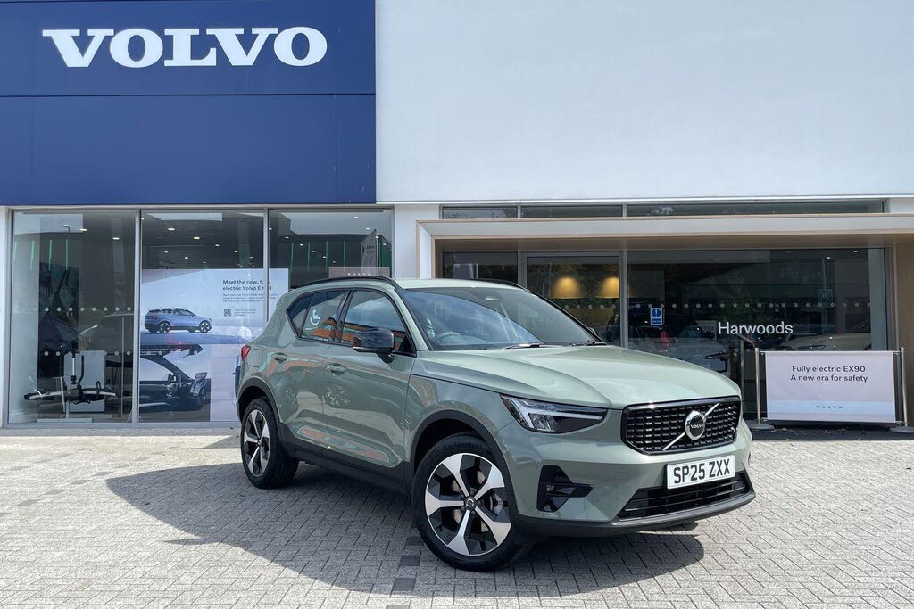 2025 Volvo XC40 2.0 B4 Plus