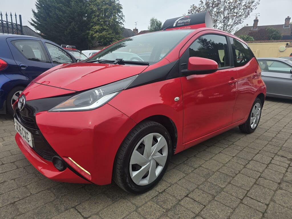 2016 Toyota AYGO 1.0 VVT-i x-play (68bhp) 5d