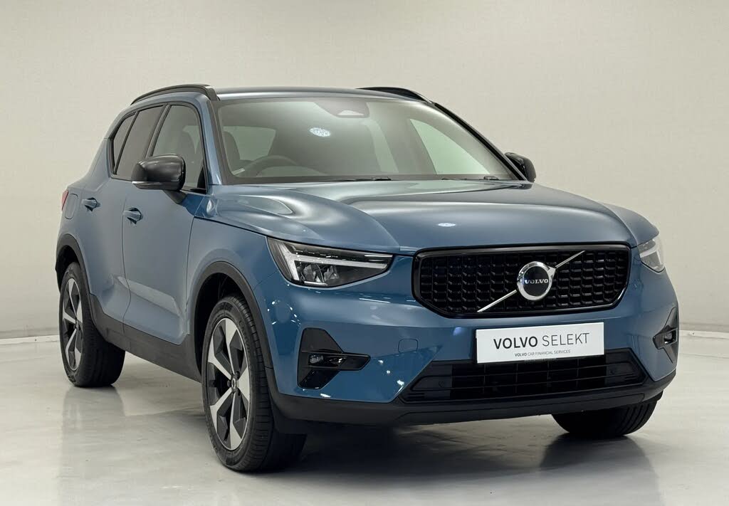 2024 Volvo XC40 2.0 B3 Plus