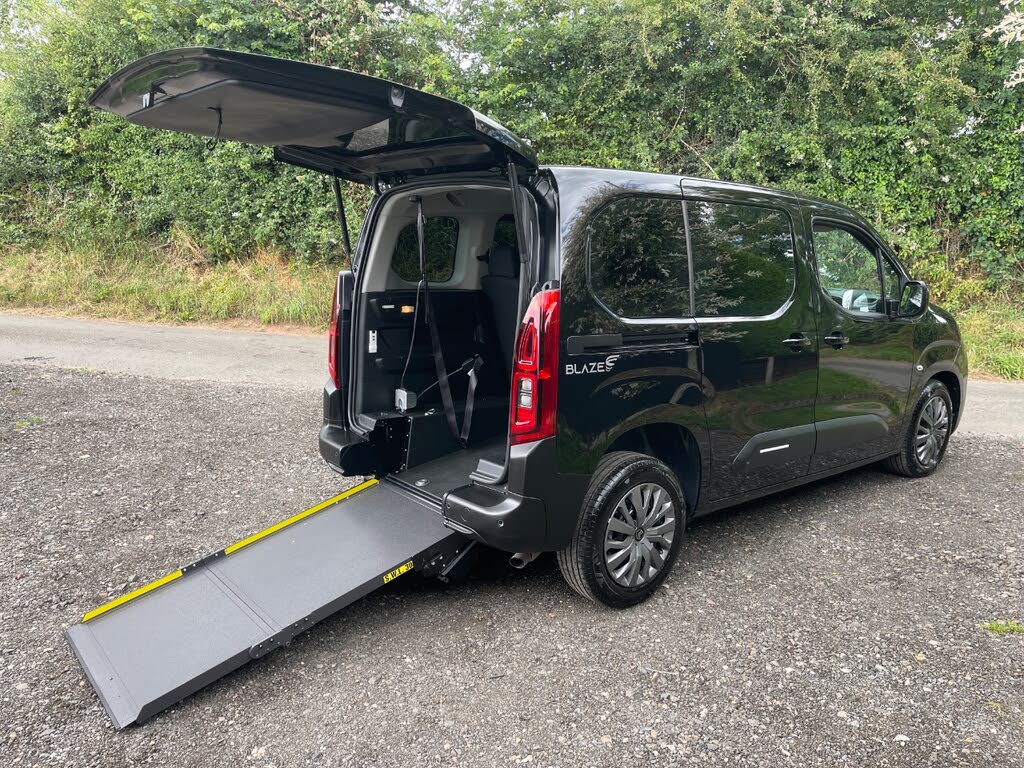 2024 Citroen Berlingo 1.5BlueHDi PLUS M Size (130ps) EAT8