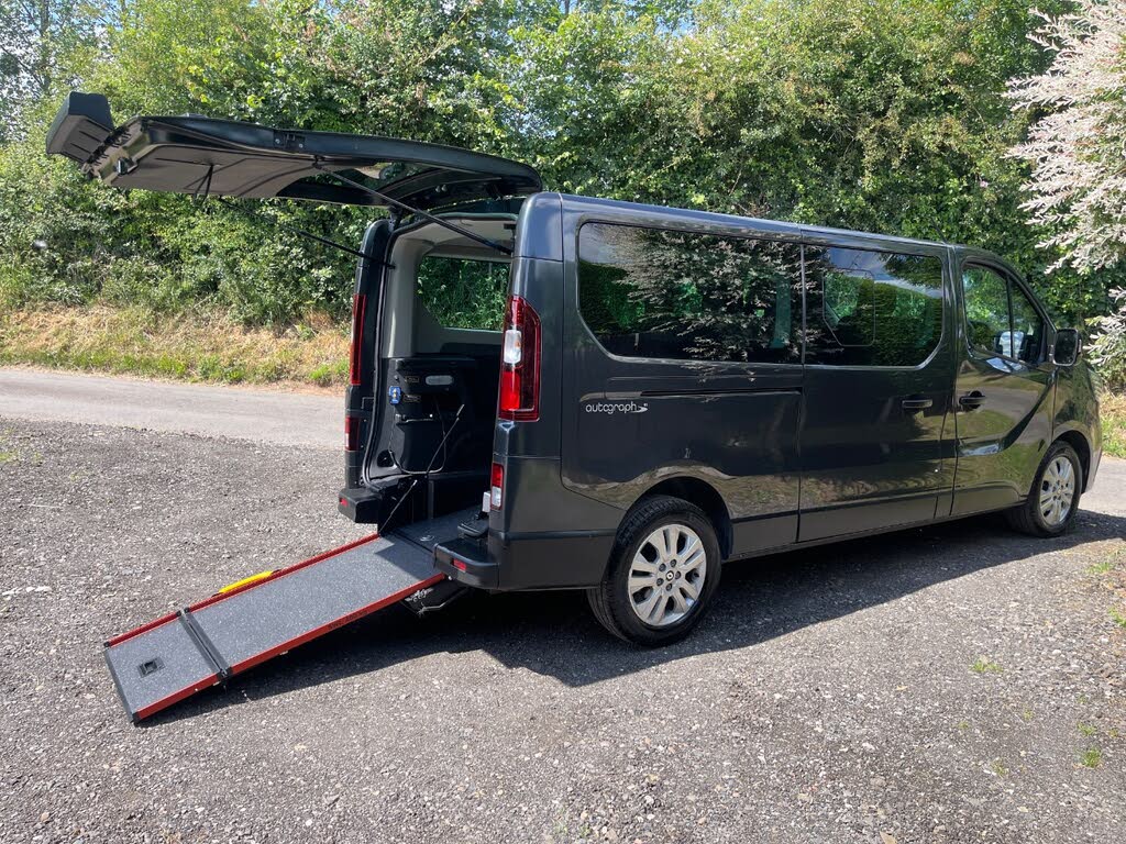 2024 Renault Trafic Passenger 2.0 Blue dCi LL30 170 Extra