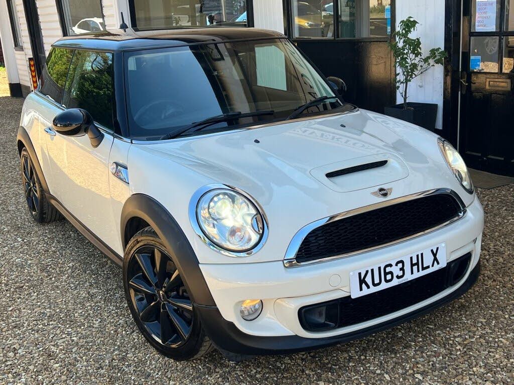 2013 MINI Cooper 1.6 Cooper S (184bhp) (Sport Chili) Hatchback 3d