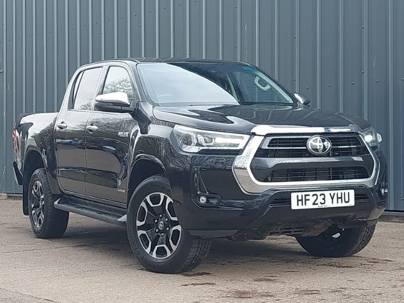 2023 Toyota Hi-Lux 2.8D-4D Invincible 2754cc