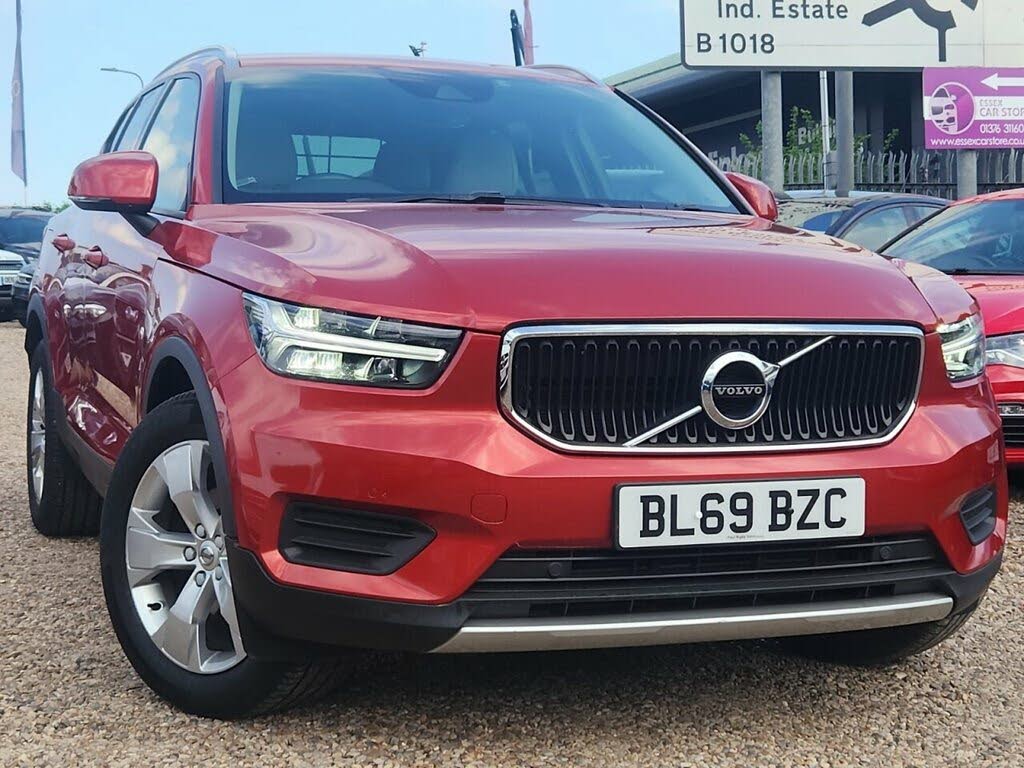 2019 Volvo XC40 1.5 T3 Momentum (163bhp)