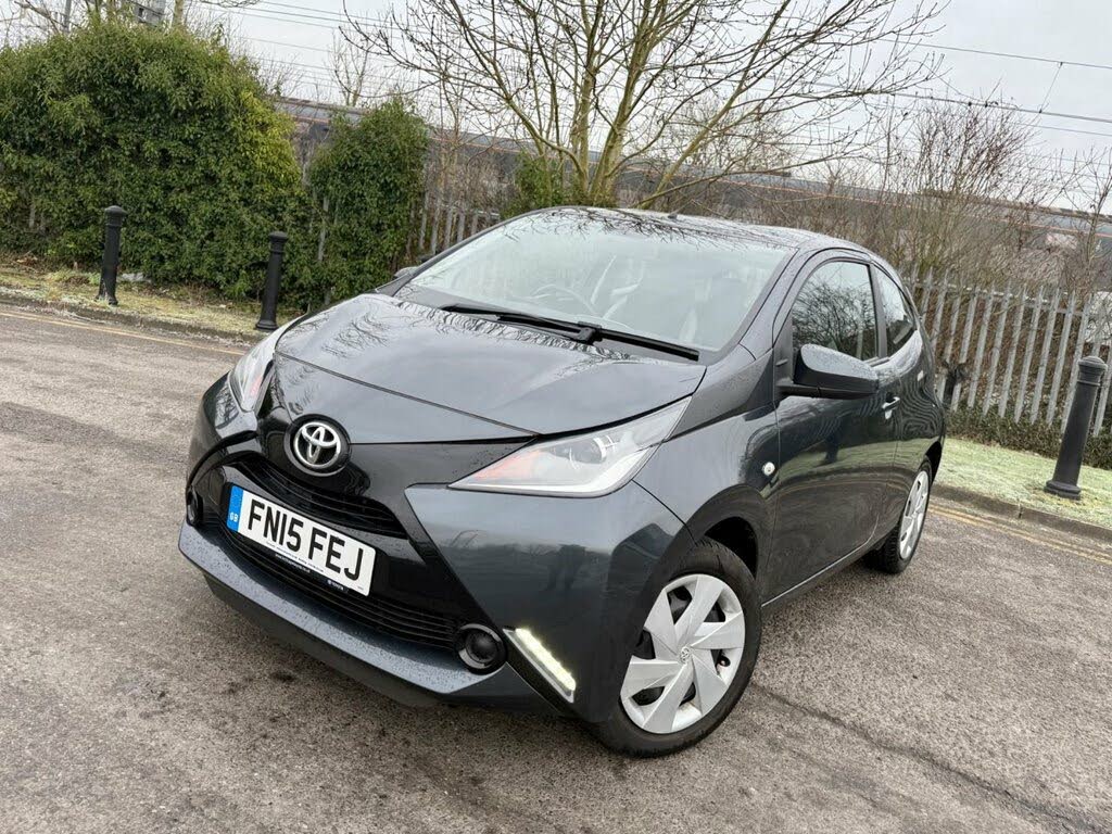 2015 Toyota AYGO 1.0 VVT-i x-play 3d