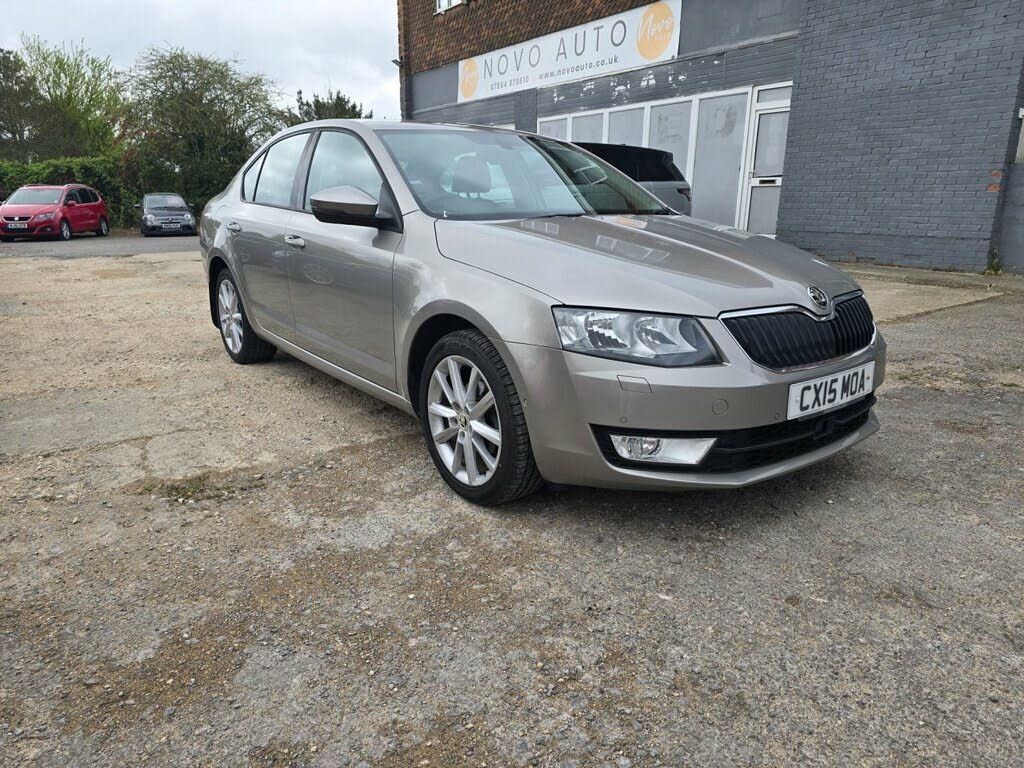 2015 Skoda Octavia 1.6TDI Elegance Hatchback DSG