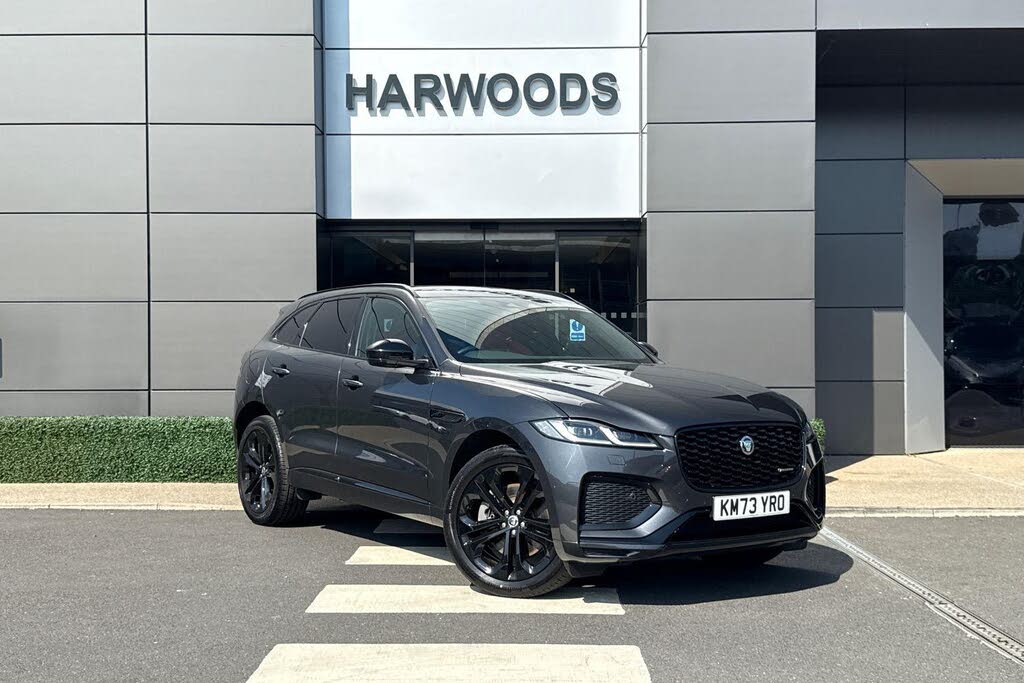 2023 Jaguar F-PACE 3.0 D300 R-Dynamic HSE Black