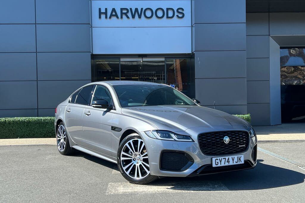 2024 Jaguar XF 2.0 D200 R-Dynamic SE Black Saloon 4d