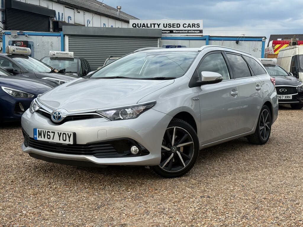 2017 Toyota Auris 1.8 VVT-i HSD Design (TSS) Estate