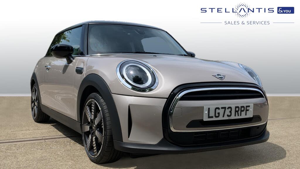 2024 MINI Cooper 1.5 Cooper Exclusive (Premium Auto) Hatchback 3d Auto