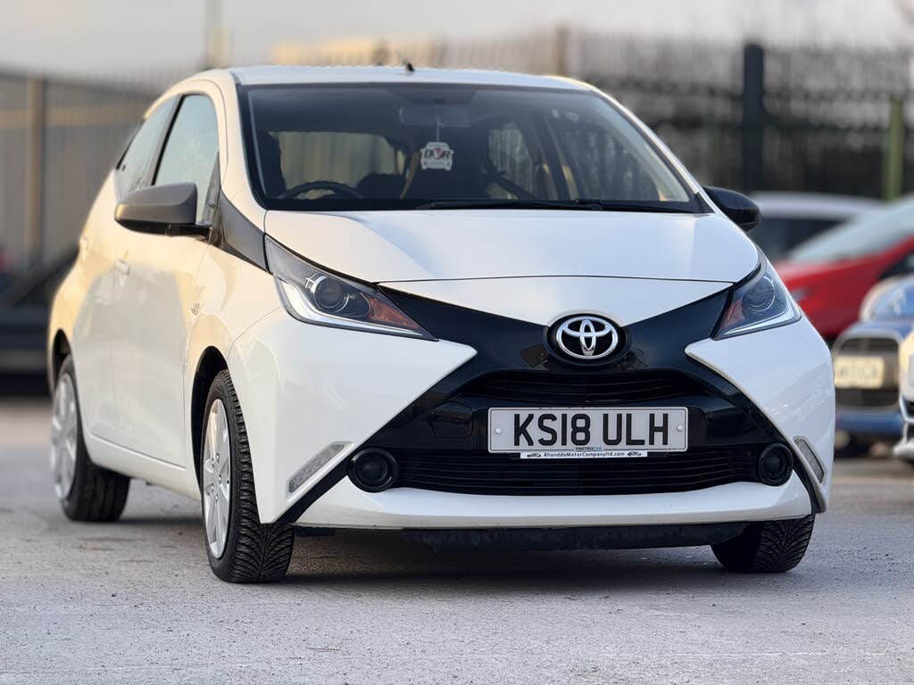 2018 Toyota AYGO 1.0 VVT-i x-play (71bhp) 5d