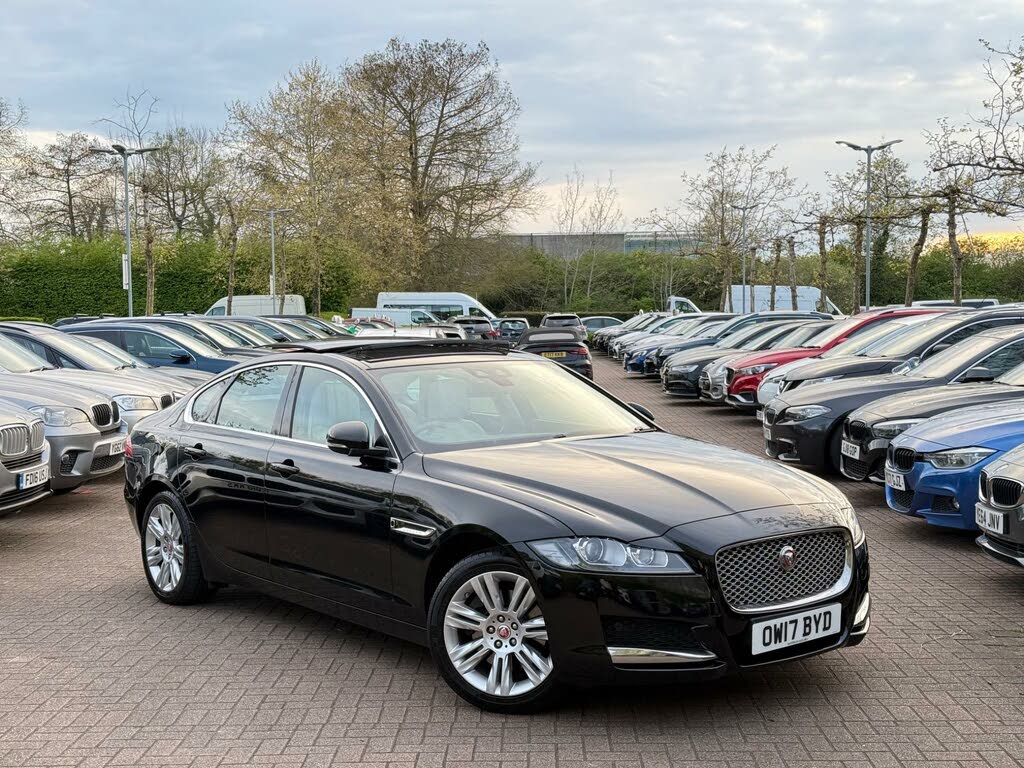 2017 Jaguar XF 2.0TD Portfolio (240ps) (AWD) Saloon 4d 1998cc Auto