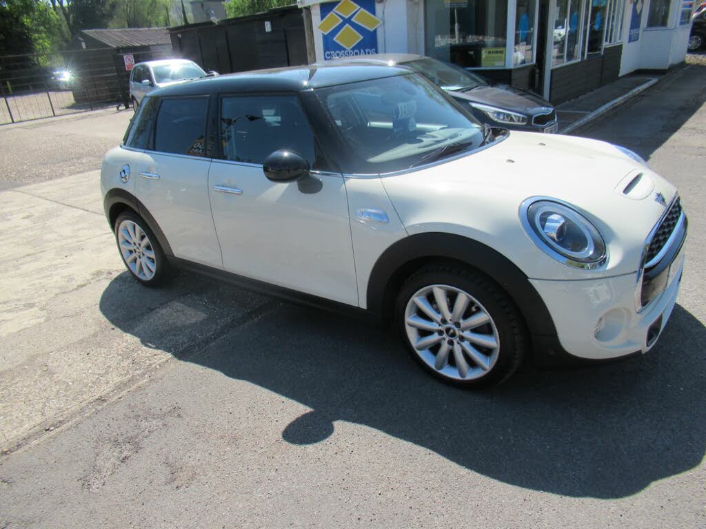2019 MINI Cooper 2.0 Cooper S Classic (189bhp) (Comfort) Hatchback 5d Auto