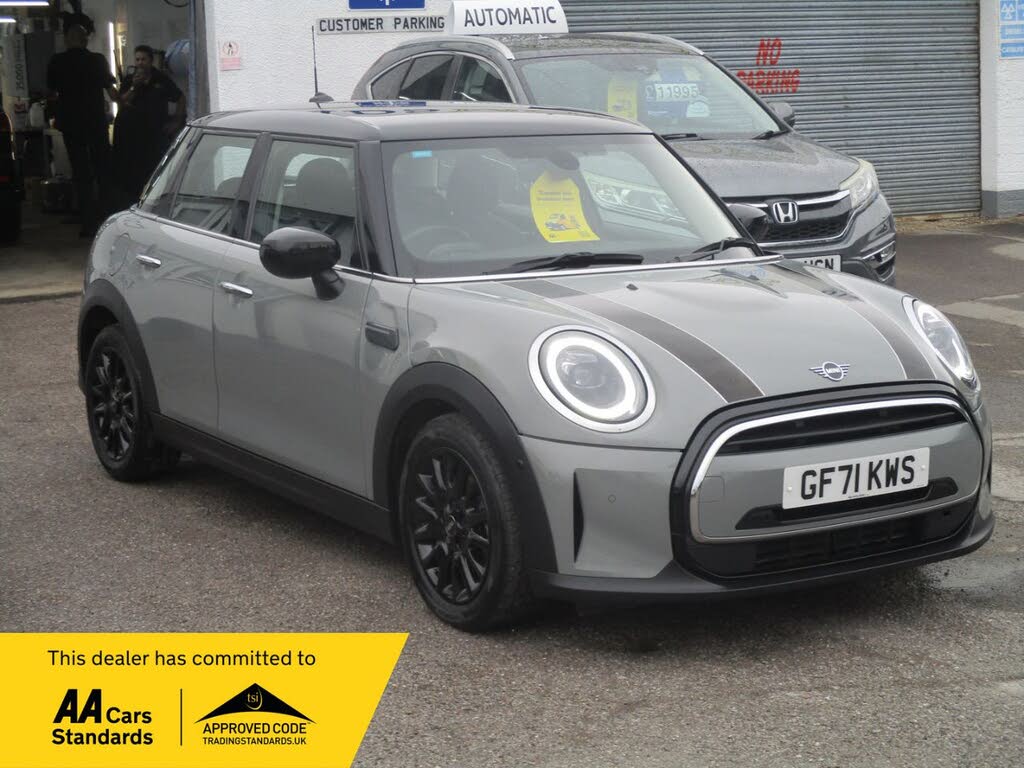 2021 MINI Cooper 1.5 Cooper Classic Hatchback 5d