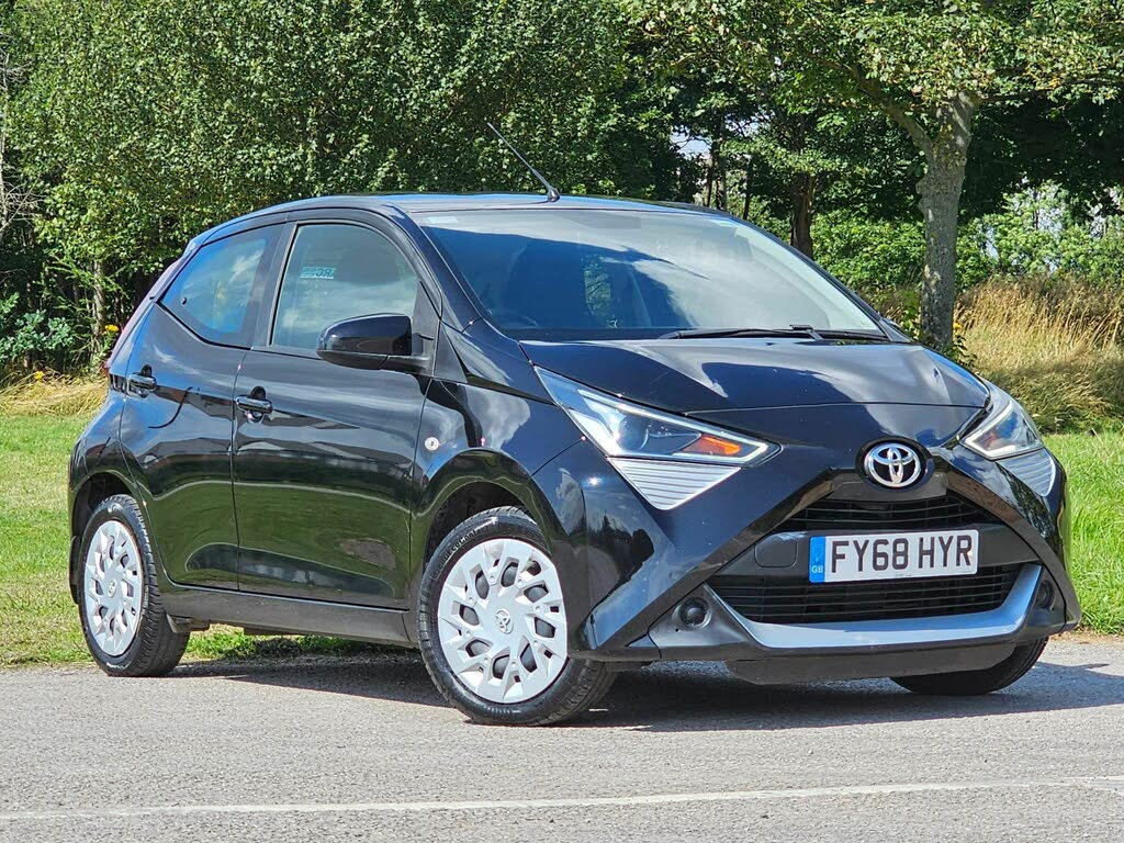 2018 Toyota AYGO 1.0 VVT-i x-play (71bhp) 5d