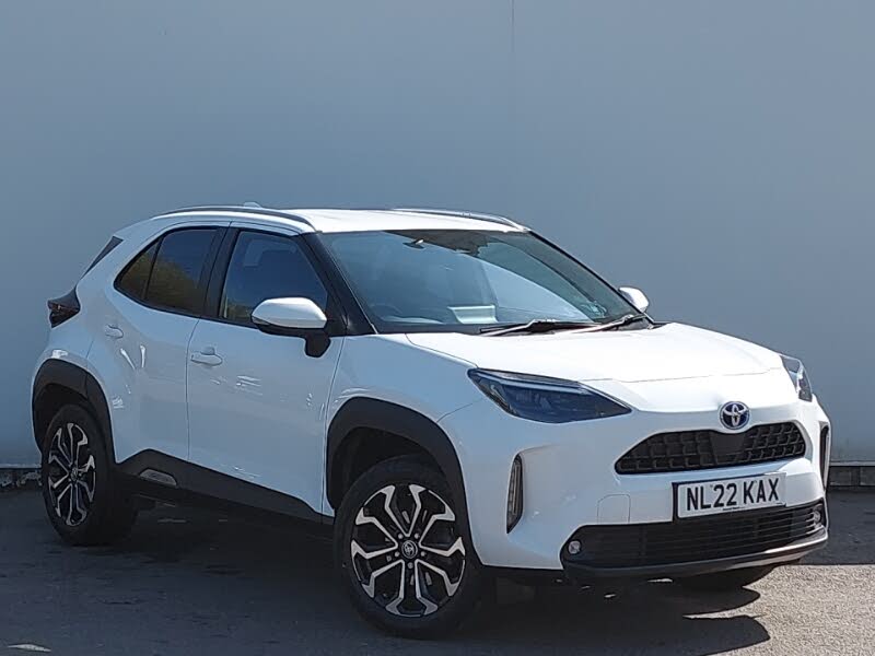 2022 Toyota Yaris 1.5 VVT-i Design (Panoramic Roof)