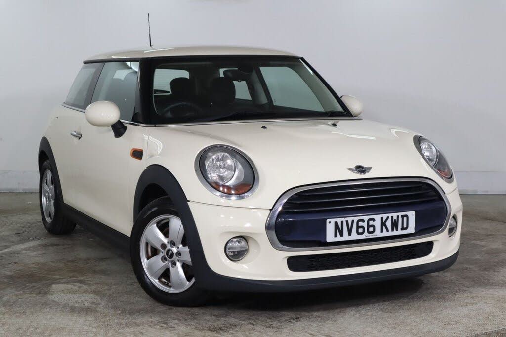 2016 MINI Cooper 1.5 Cooper (s/s) Hatchback 3d