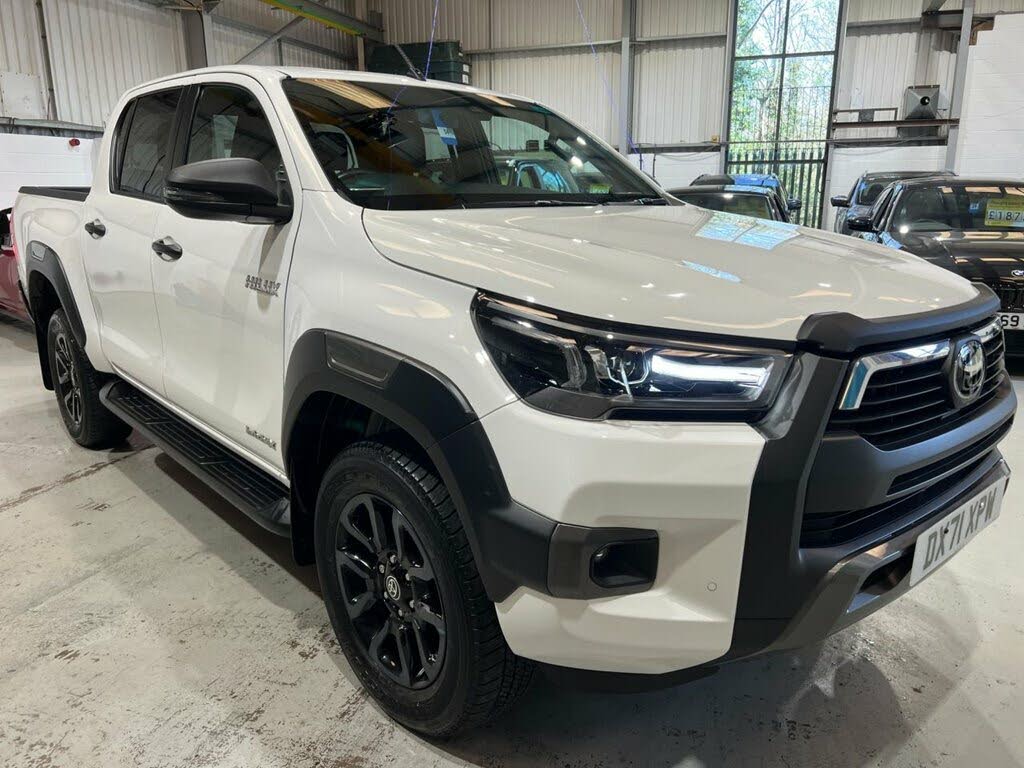 2021 Toyota Hi-Lux 2.8D-4D Invincible X AT35 (204hp)(Eu6dT-E)
