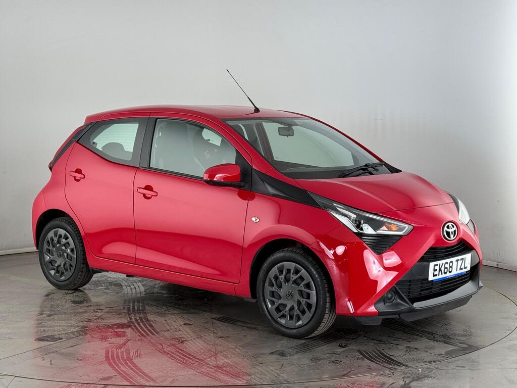 2018 Toyota AYGO 1.0 VVT-i x-play (71bhp) 5d x-shift