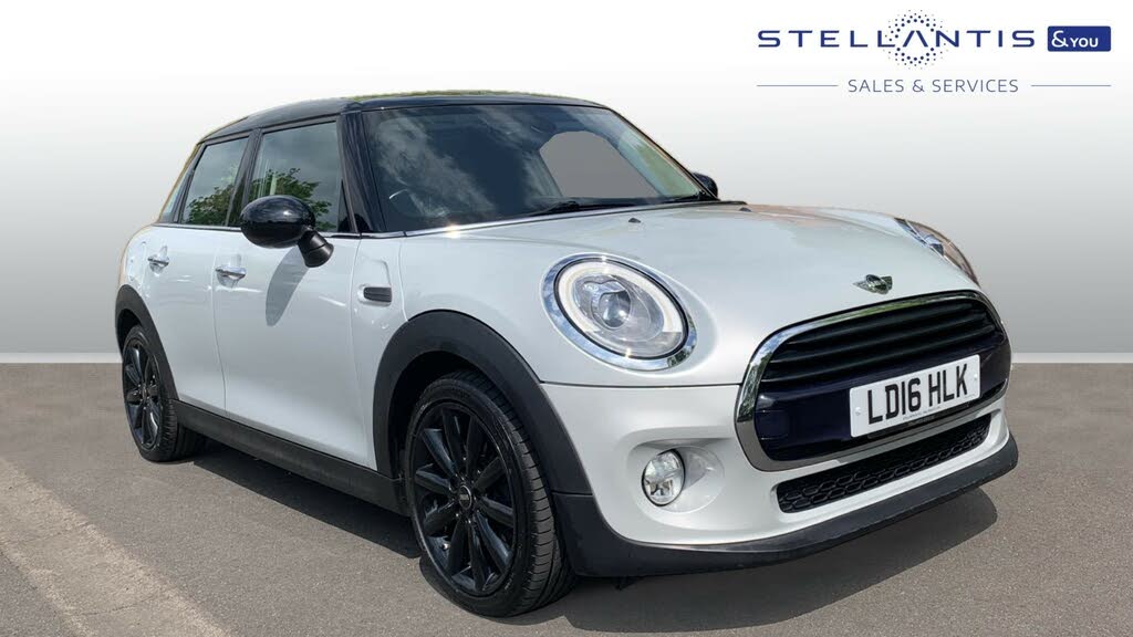 2016 MINI Cooper 1.5 Cooper (s/s) Hatchback 5d Auto