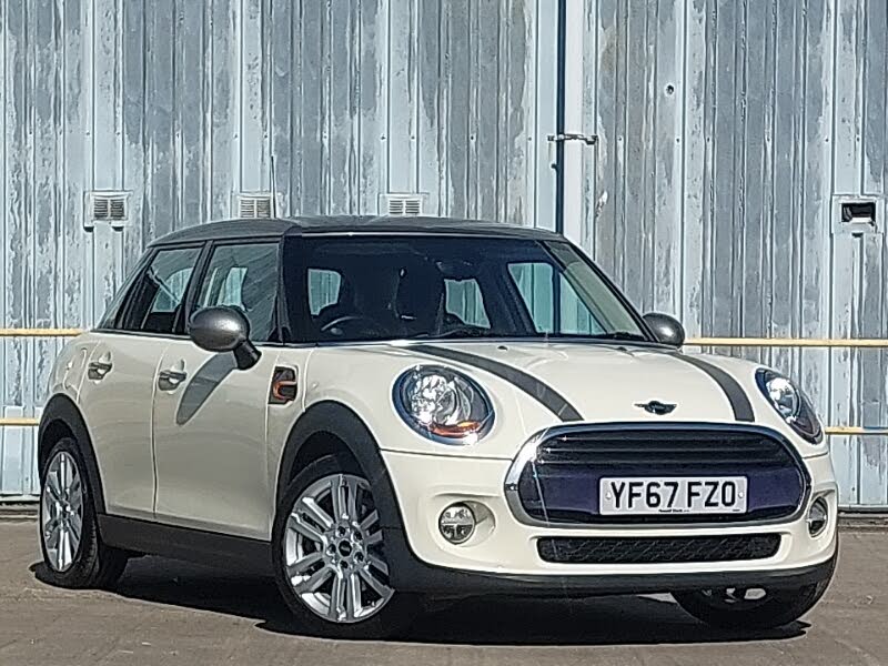 2017 MINI Cooper 1.5 Cooper Seven 5d