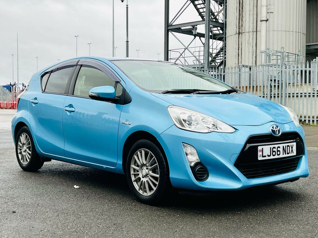 2016 Toyota Aqua 1.5 Hybrid VVT-I CVT