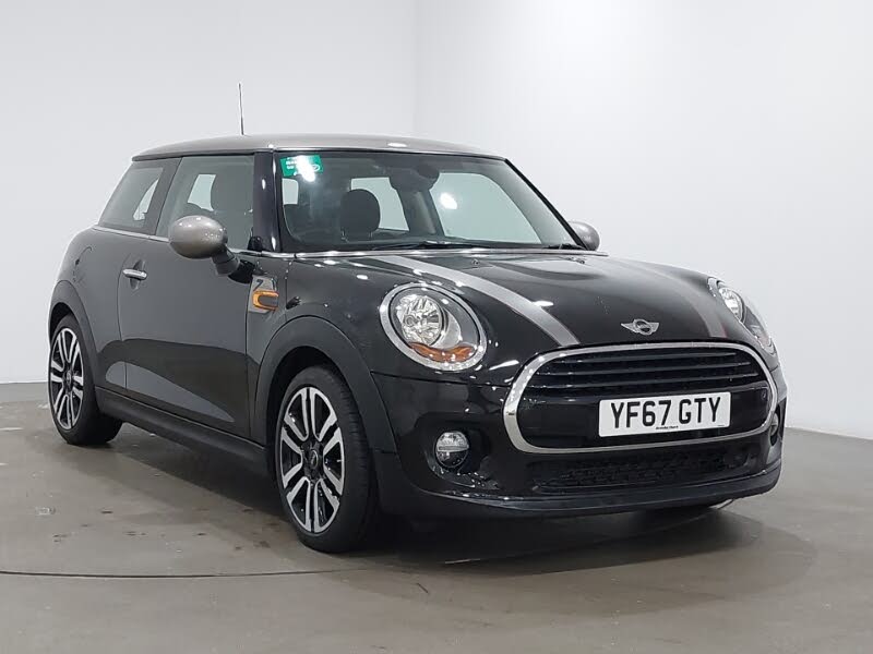 2017 MINI Cooper 1.5 Cooper Seven (Chili) 3d