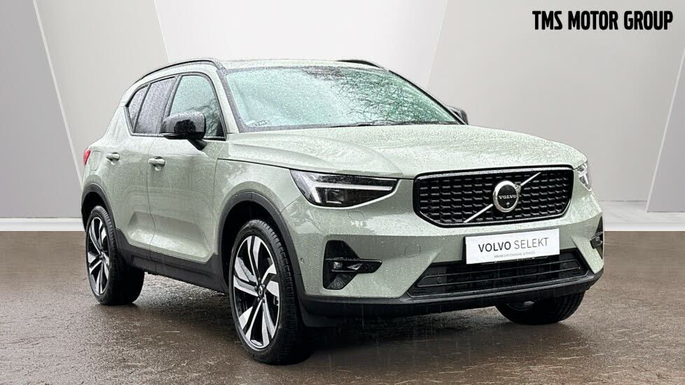 2025 Volvo XC40 2.0 B3 Ultra (Dark