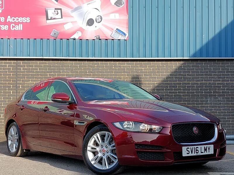 2016 Jaguar XE 2.0i Prestige