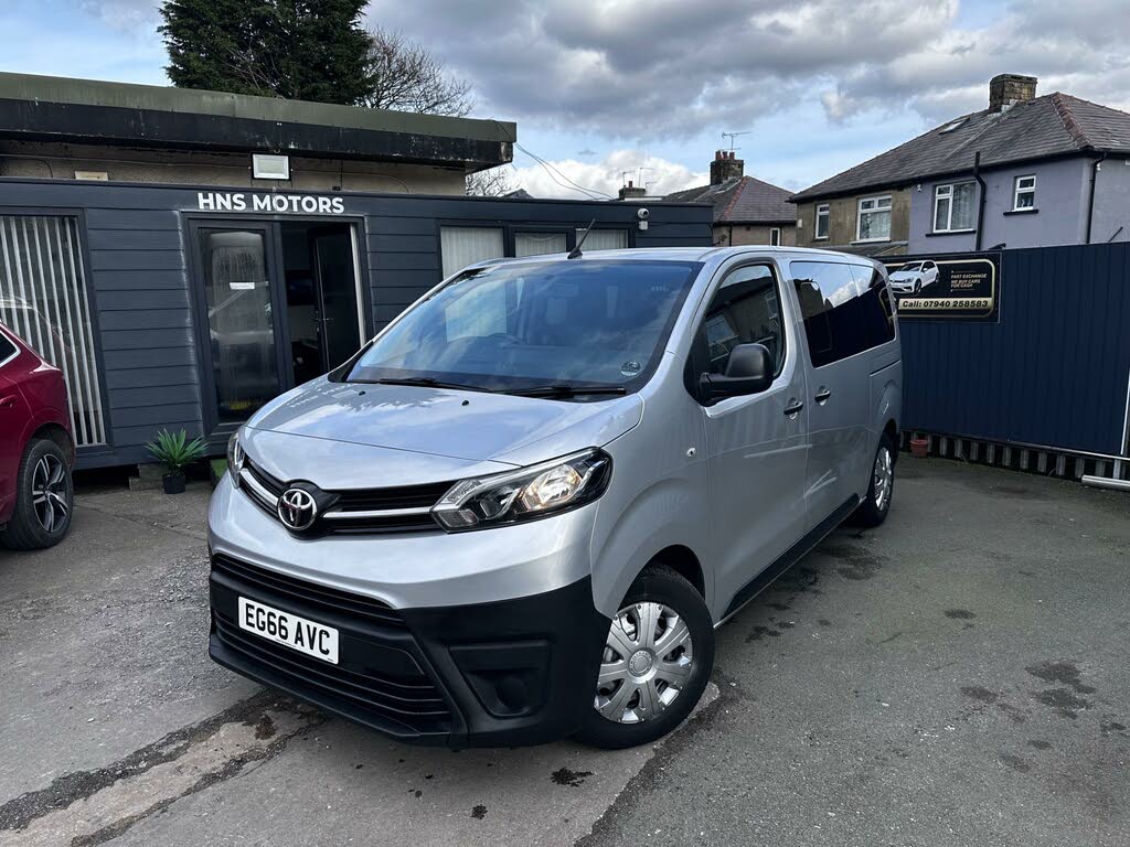 2017 Toyota PROACE VERSO 1.6D Shuttle