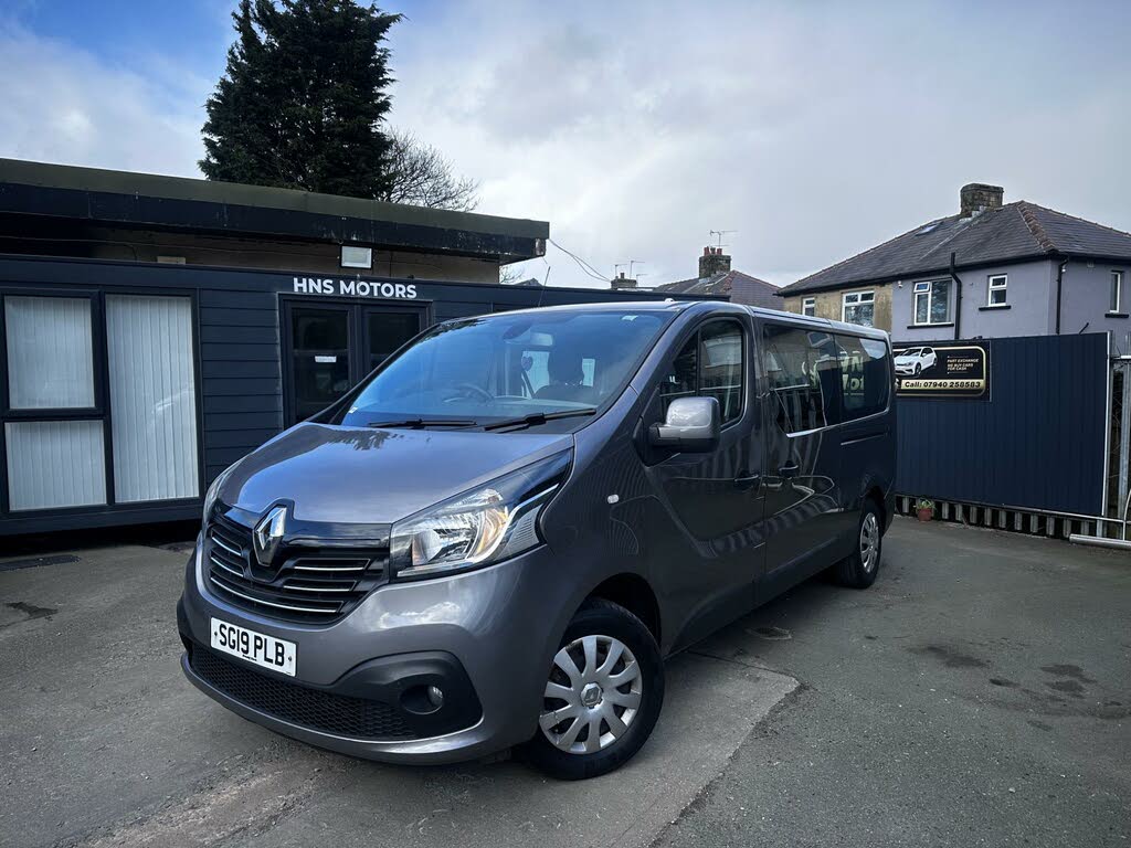 2019 Renault Trafic 1.6dCi LL29 120 Sport Nav (Eu6c) Bus 9 seats