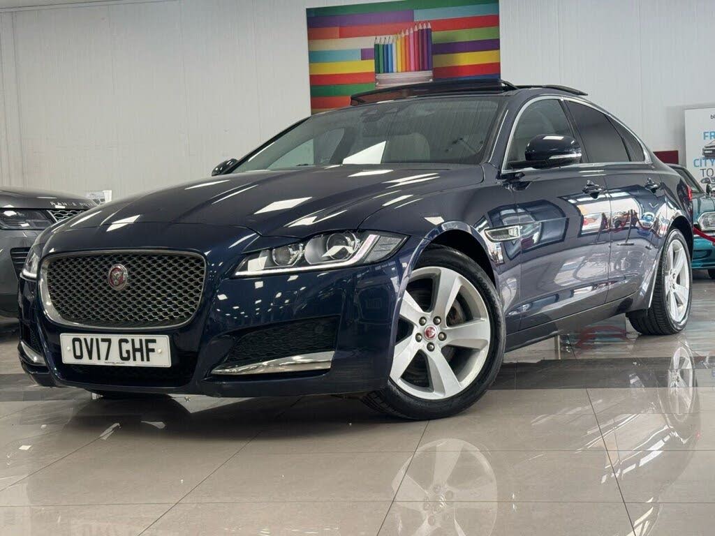 2017 Jaguar XF 2.0TD Portfolio (180ps) AWD Saloon 4d 1999cc Auto