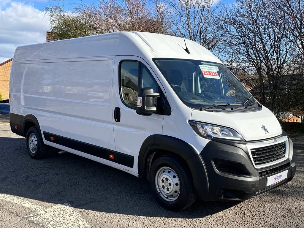 2022 Peugeot Boxer 2.2 BlueHDi Professional 435 L4 H2