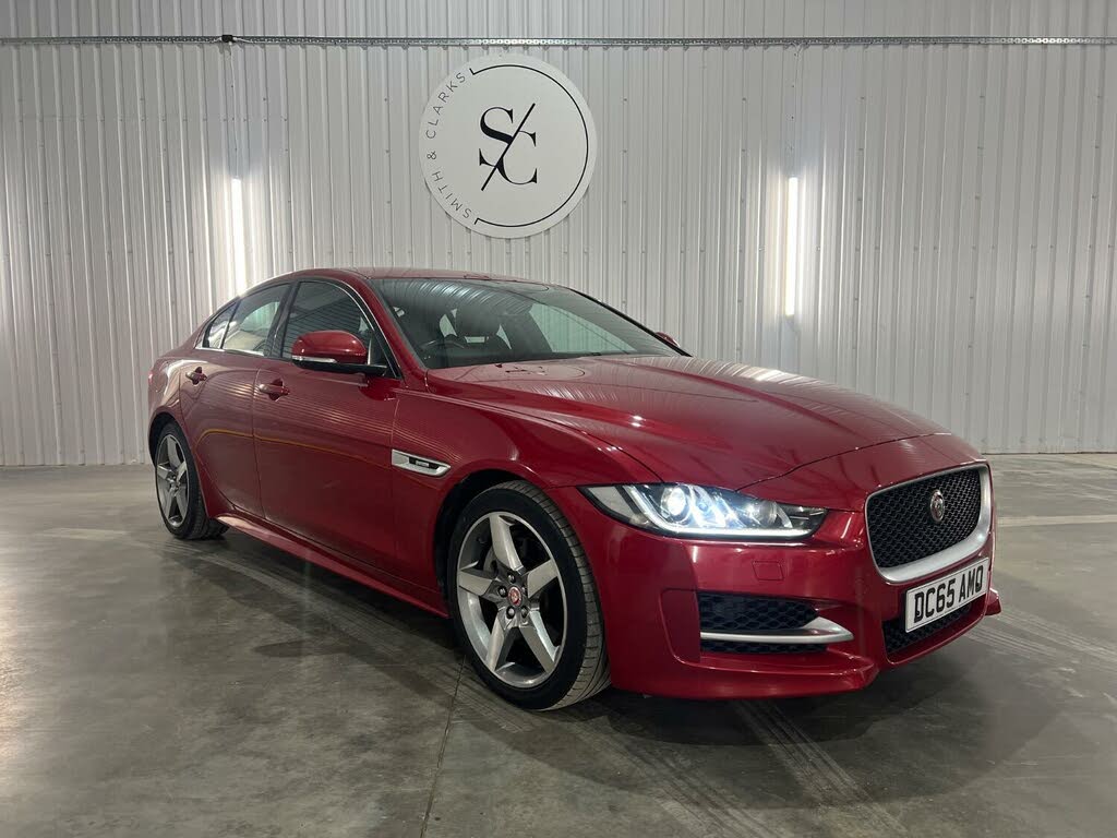 2015 Jaguar XE 2.0 R-Sport (240ps)