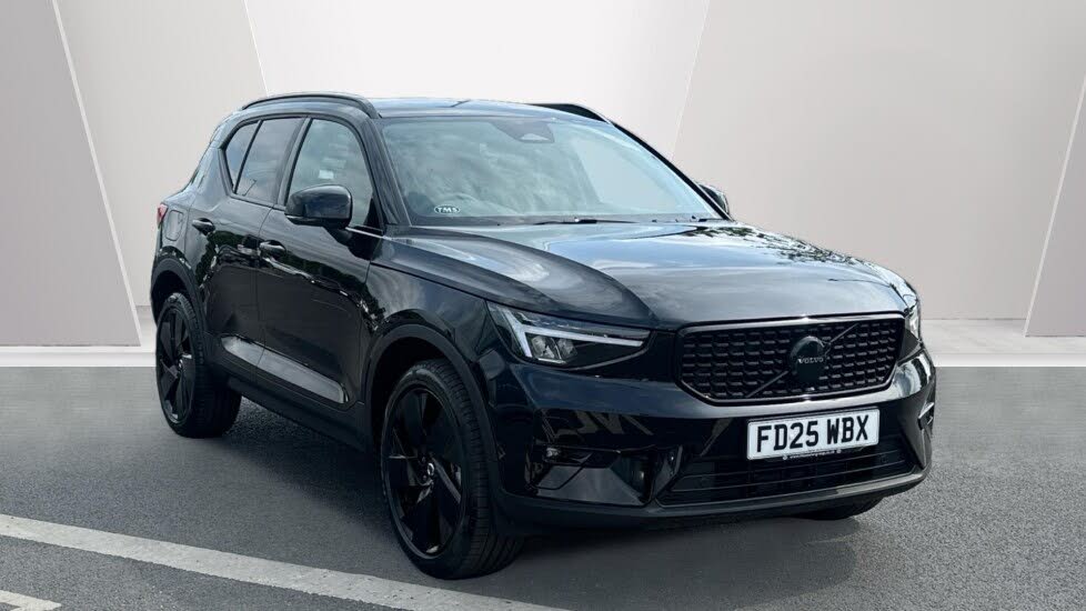 2025 Volvo XC40 2.0 B4 Plus Black Edition