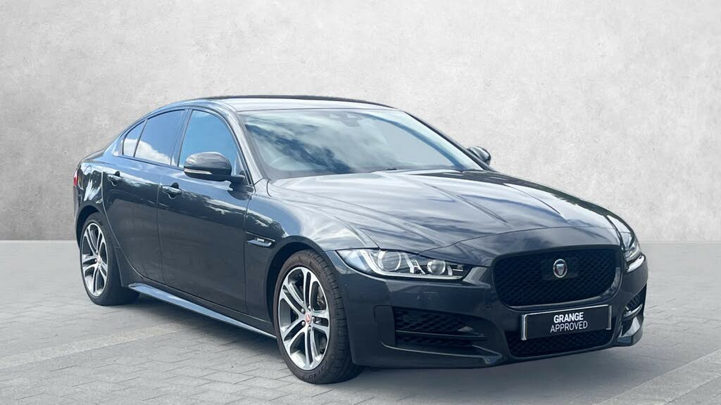 2015 Jaguar XE 2.0 R-Sport (240ps)