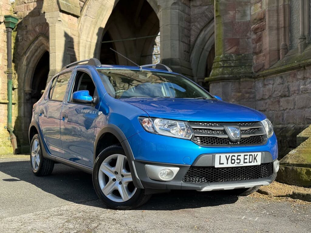 2015 Dacia Sandero Stepway 0.9 TCe Laureate