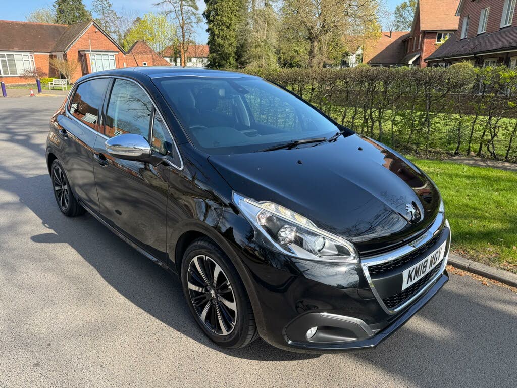 2018 Peugeot 208 1.2 PureTech Allure Premium (s/s)